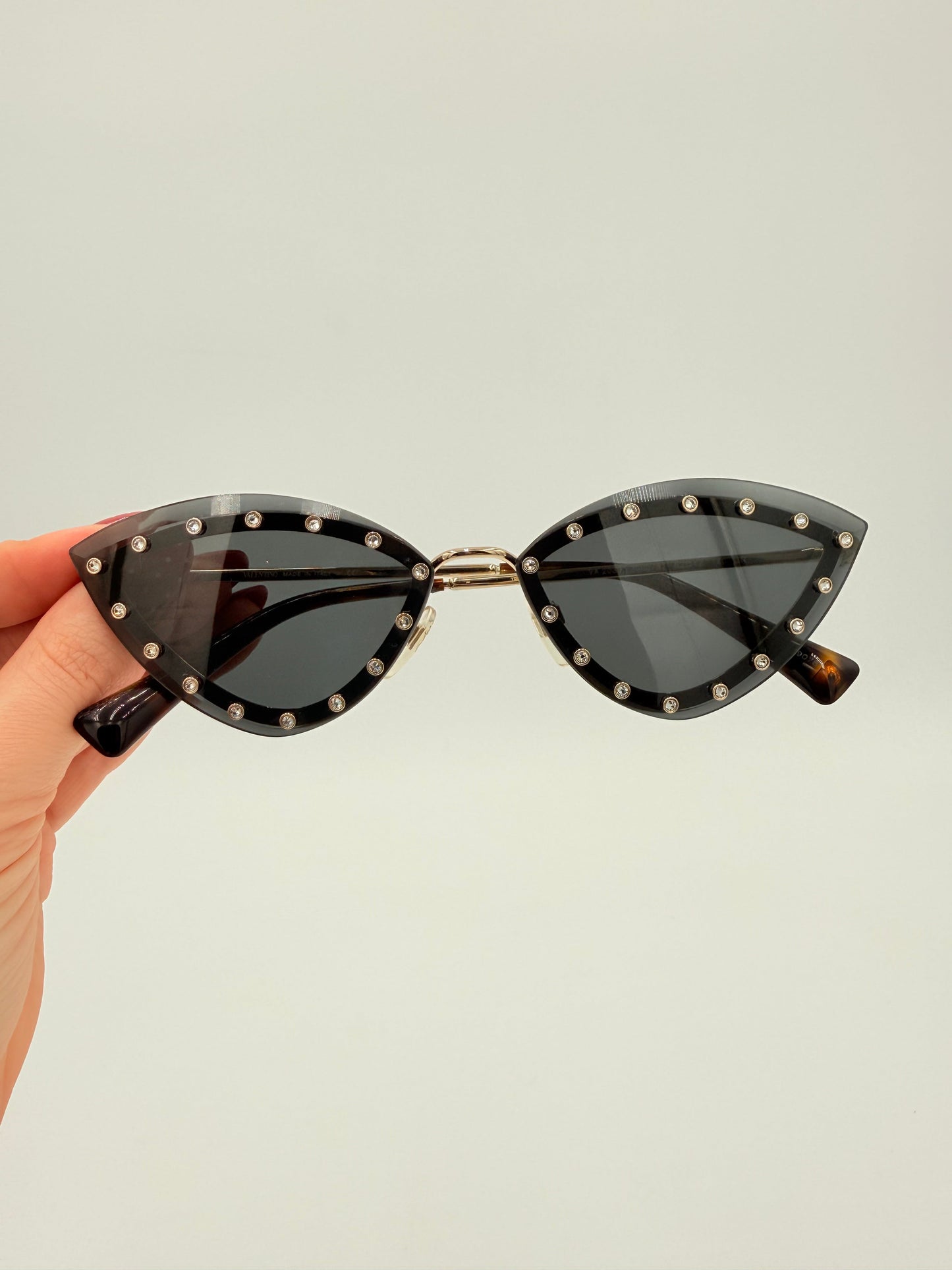 Sunglasses Designer By Valentino-mario
