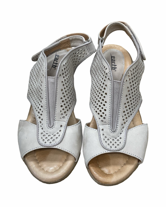 Sandals Heels Block By Earth In Taupe, Size:7
