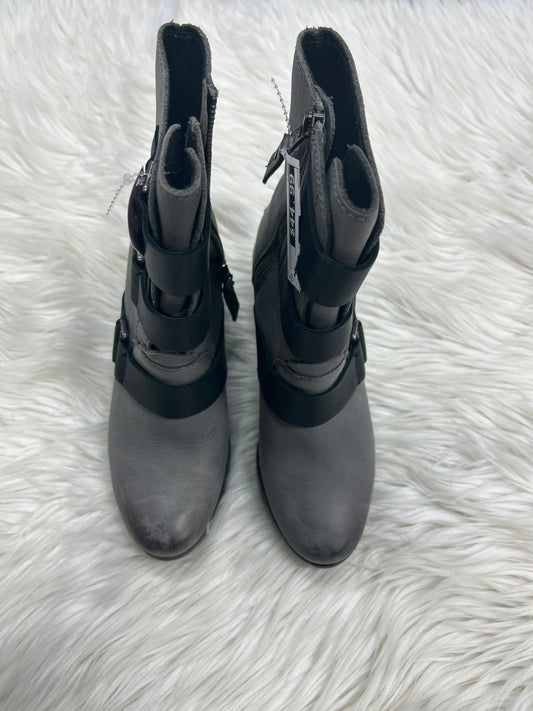 Boots Ankle Heels By Sorel In Grey, Size:6