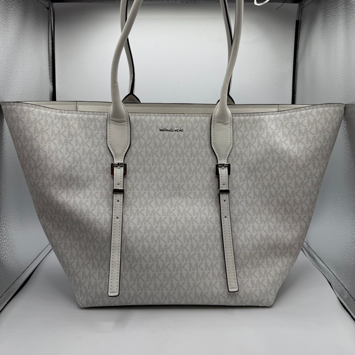 HANDBAG DESIGNER by MICHAEL KORS In WHITE, Size: LARGE