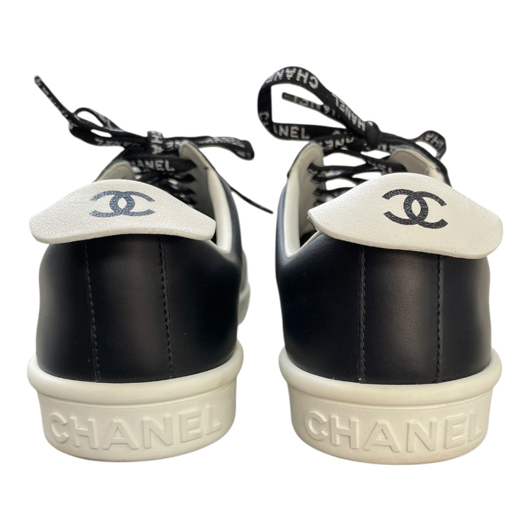 Shoes Luxury Designer By Chanel In Black & White w/ Box Size: 39.5