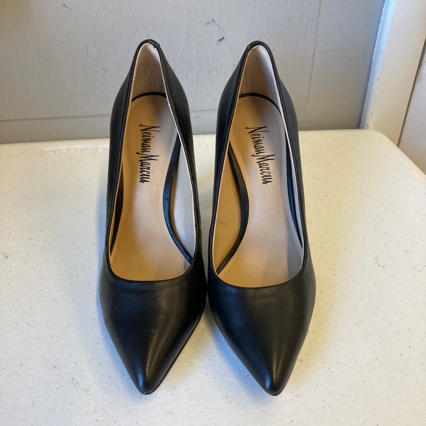 Shoes Designer By Neiman Marcus In Black, Size:6