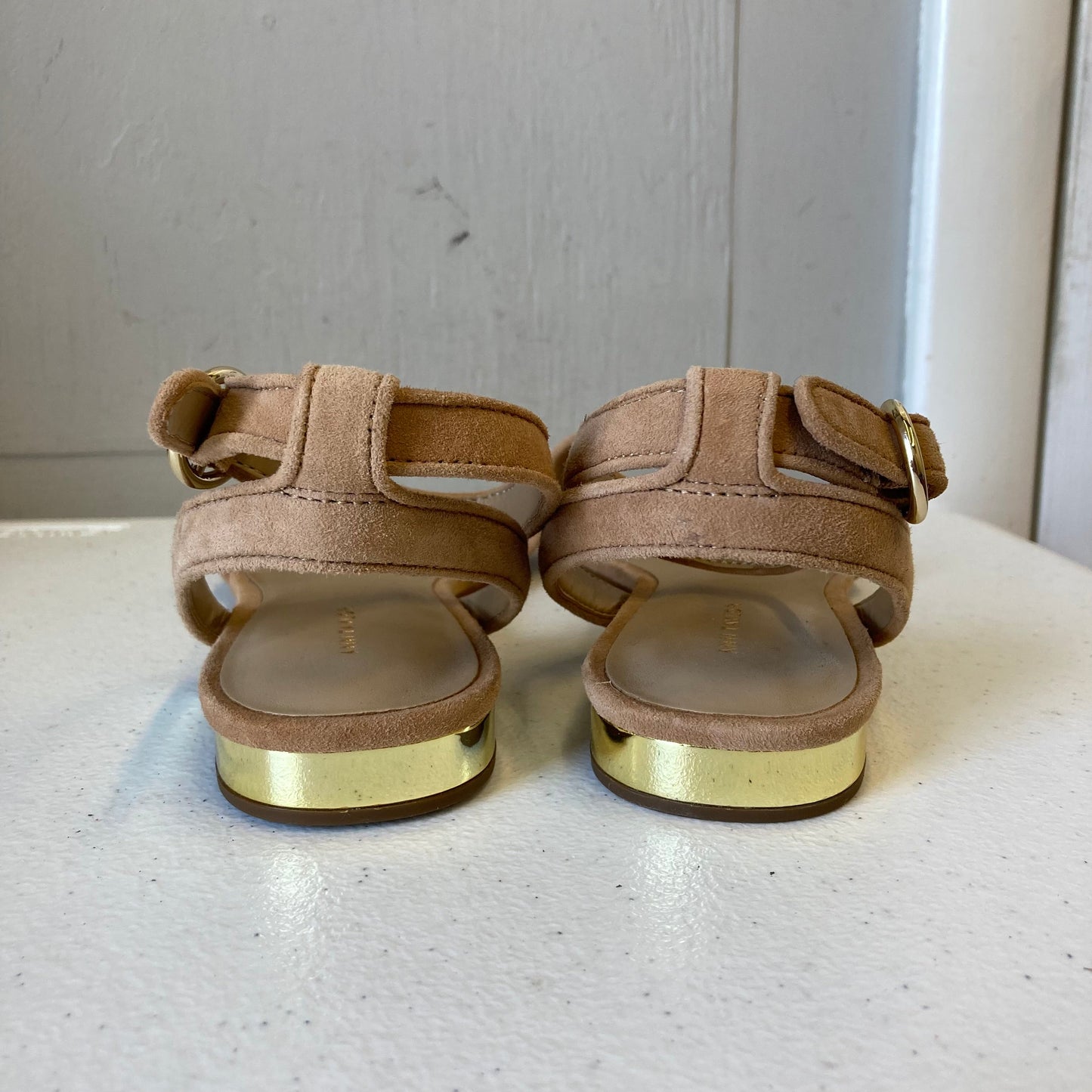 Sandals Flats By Ann Taylor In Tan, Size:7.5