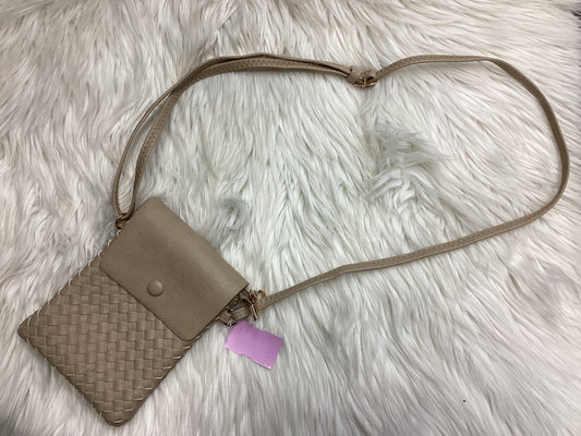 Crossbody By Clothes Mentor In Tan, Size:Medium