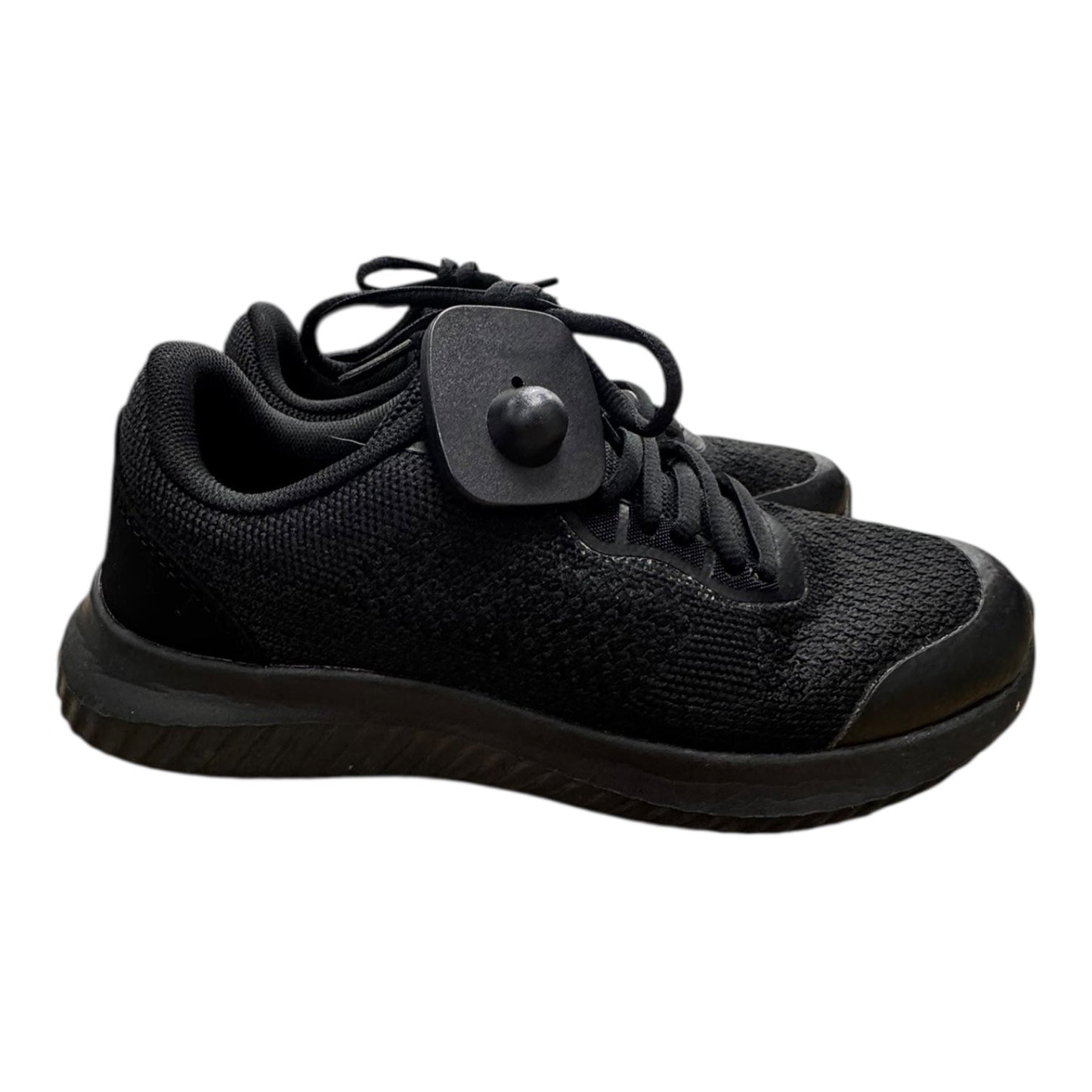 Shoes Sneakers By Clothes Mentor In Black, Size:6