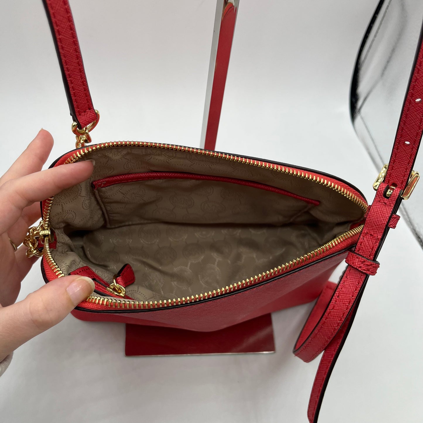 CROSSBODY DESIGNER by MICHAEL KORS In RED, Size: MEDIUM