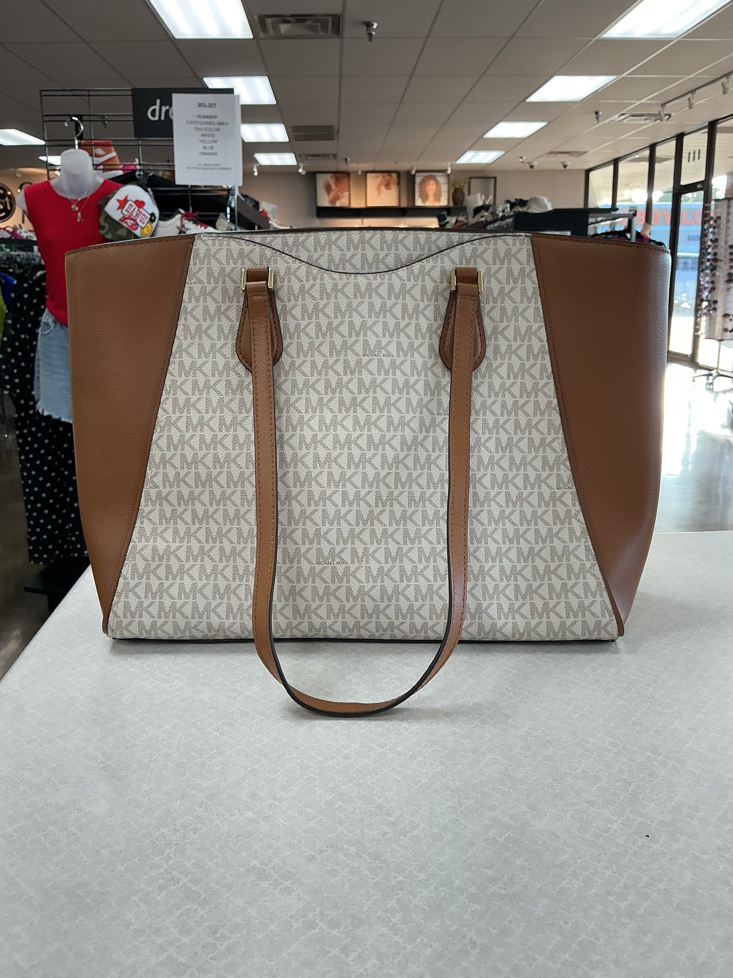 Handbag Designer By Michael Kors In Tan & White, Size:Large