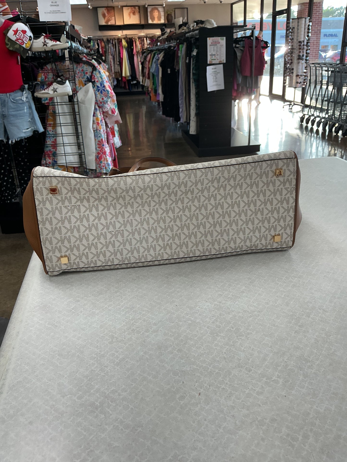 Handbag Designer By Michael Kors In Tan & White, Size:Large