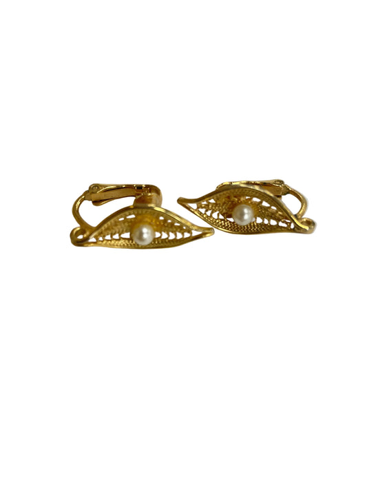 Earrings Clip By Clothes Mentor In Gold