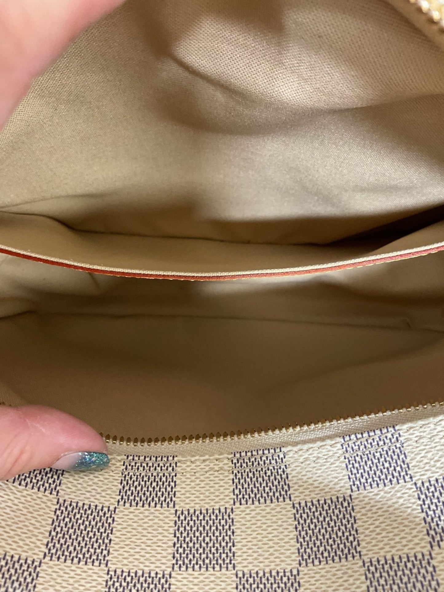 Handbag Luxury Designer By Louis Vuitton In Checkered Pattern, Size:Medium