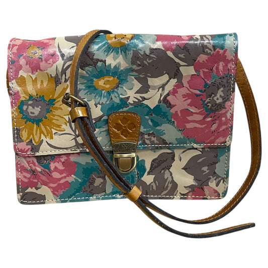 Crossbody Designer By Patricia Nash In Floral Print, Size:Small