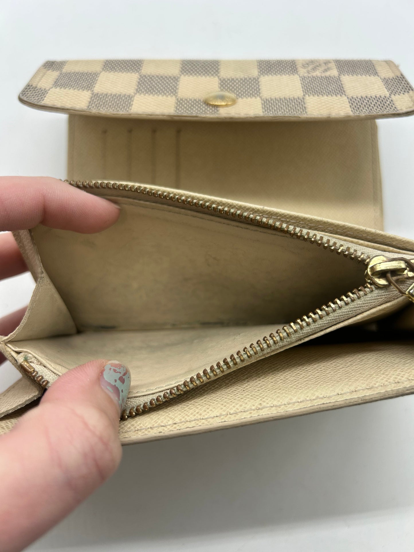Wallet Luxury Designer By Louis Vuitton, Size: Medium
