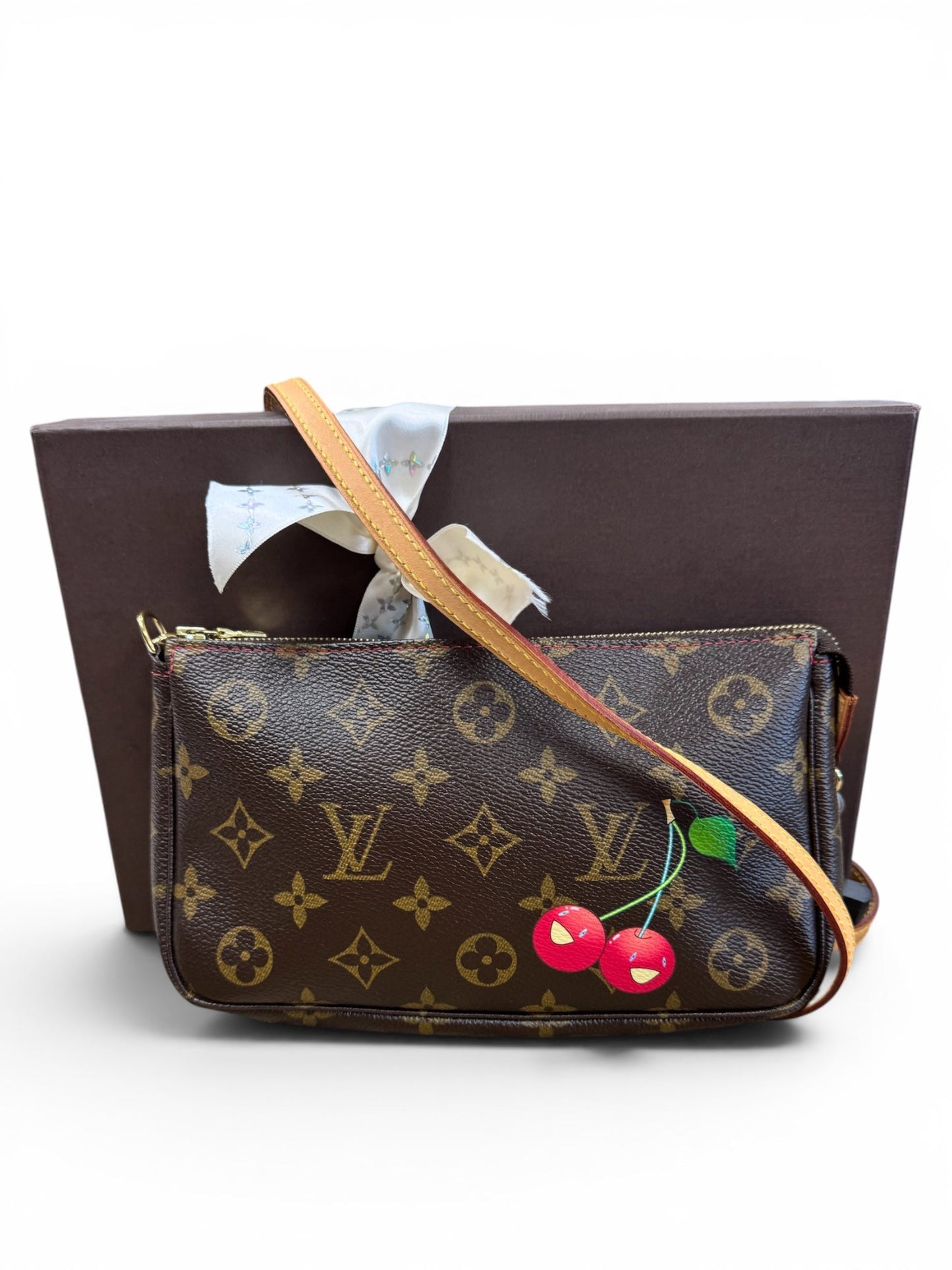Crossbody Luxury Designer By Louis Vuitton, Size: Small