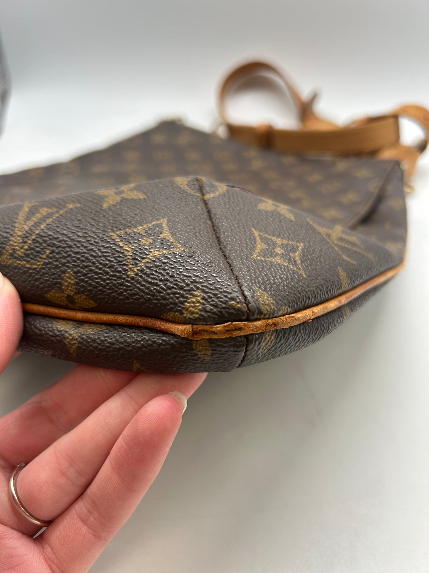 Handbag Luxury Designer By Louis Vuitton, Size: Large