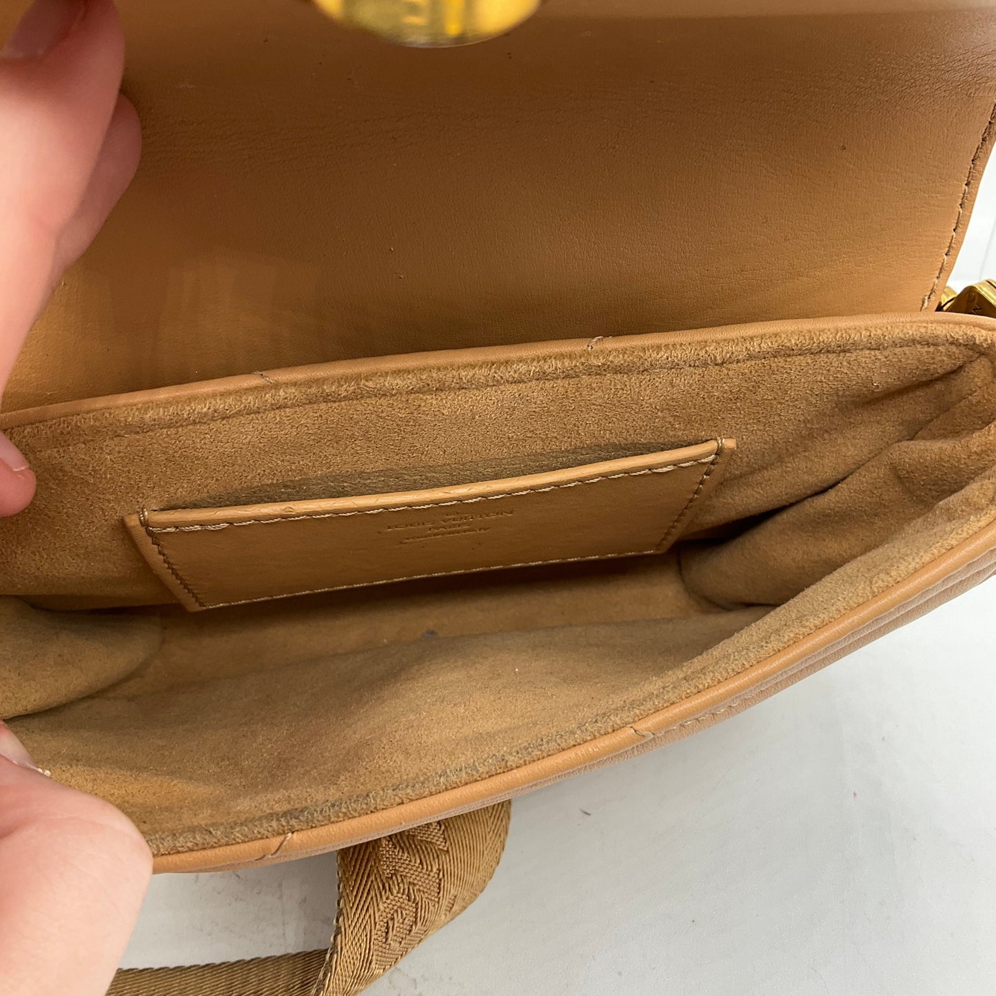 Crossbody Luxury Designer By Louis Vuitton, Size: Small