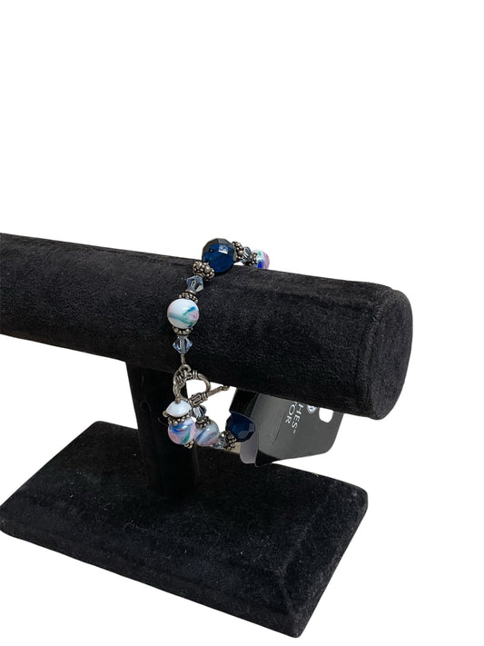 Bracelet Beaded By Clothes Mentor In Blue & White