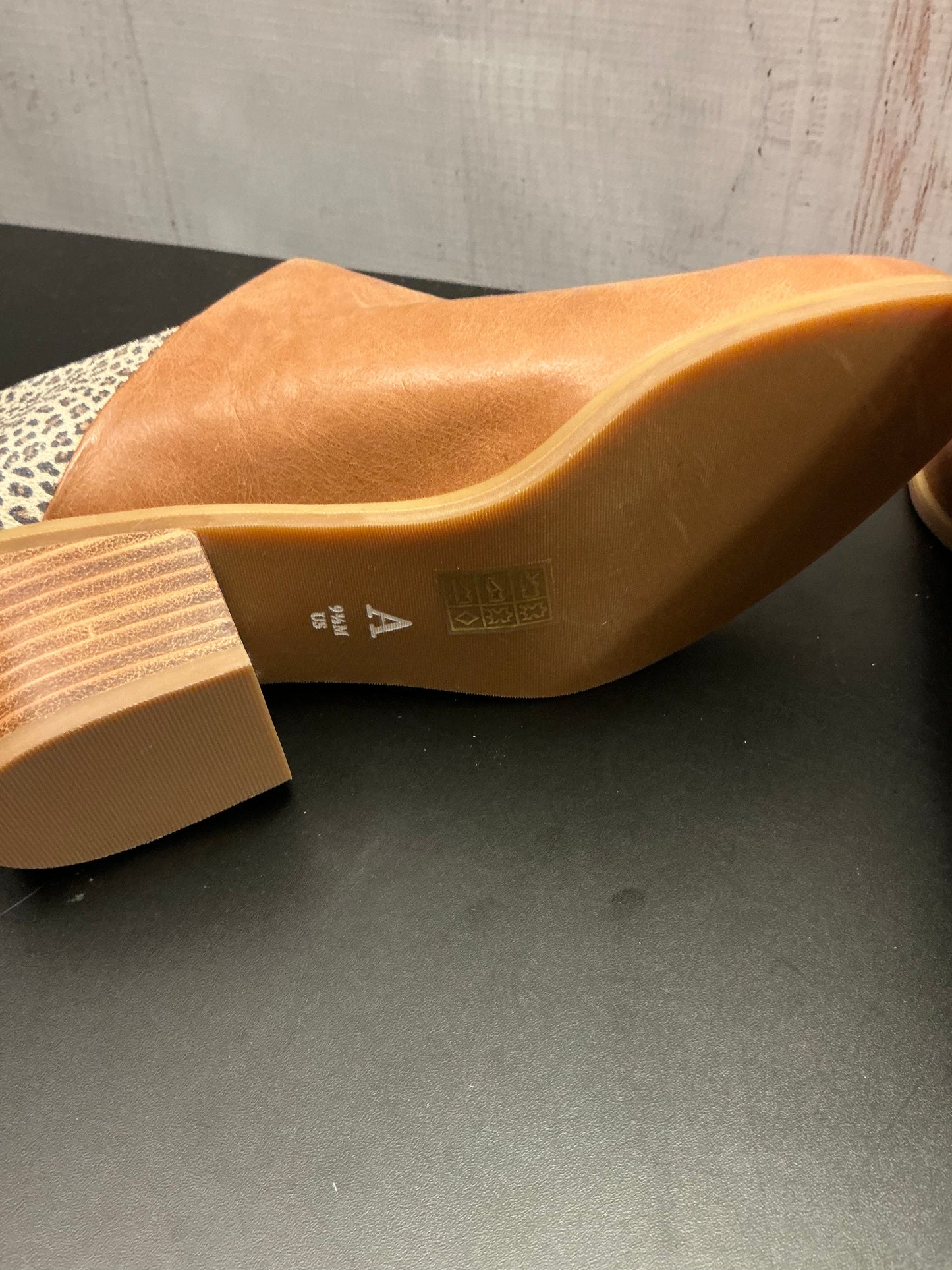 Shoes Heels Block By Anthropologie In Animal Print, Size: 9.5