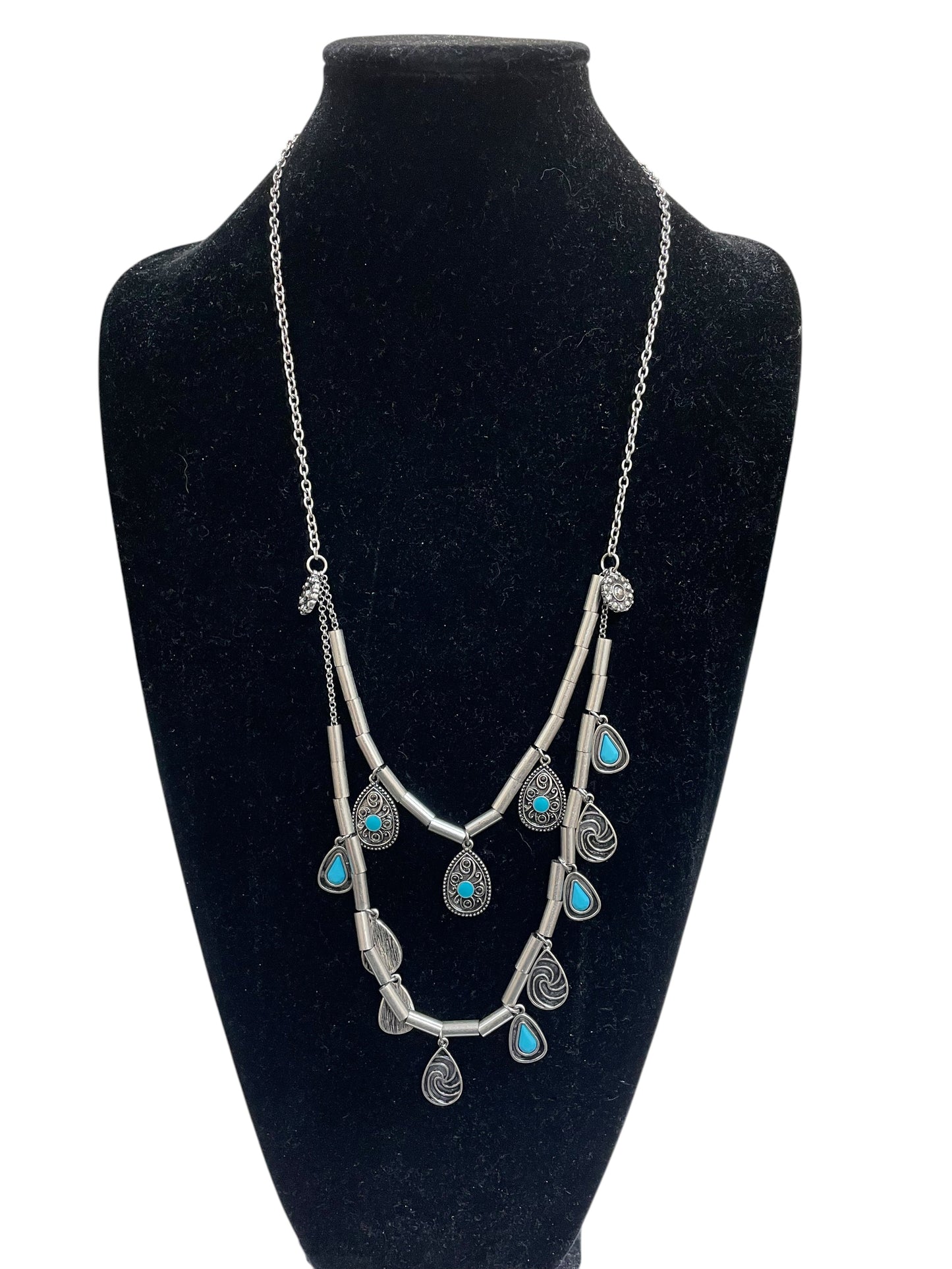 Necklace Layered By Basement Marketplace In Blue & Silver