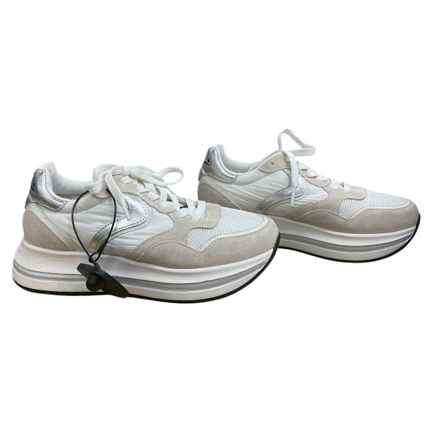 Shoes Sneakers By Cmb In Silver & White, Size:7.5
