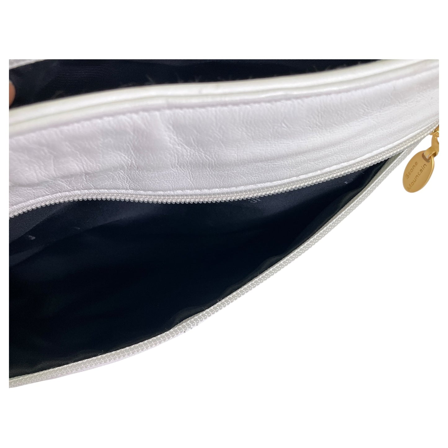 Handbag By Stone Mountain In White, Size:Medium