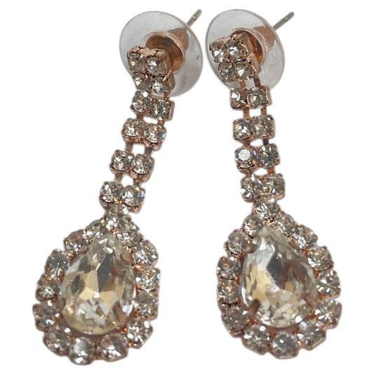 Earrings Dangle/Drop By Cme In White