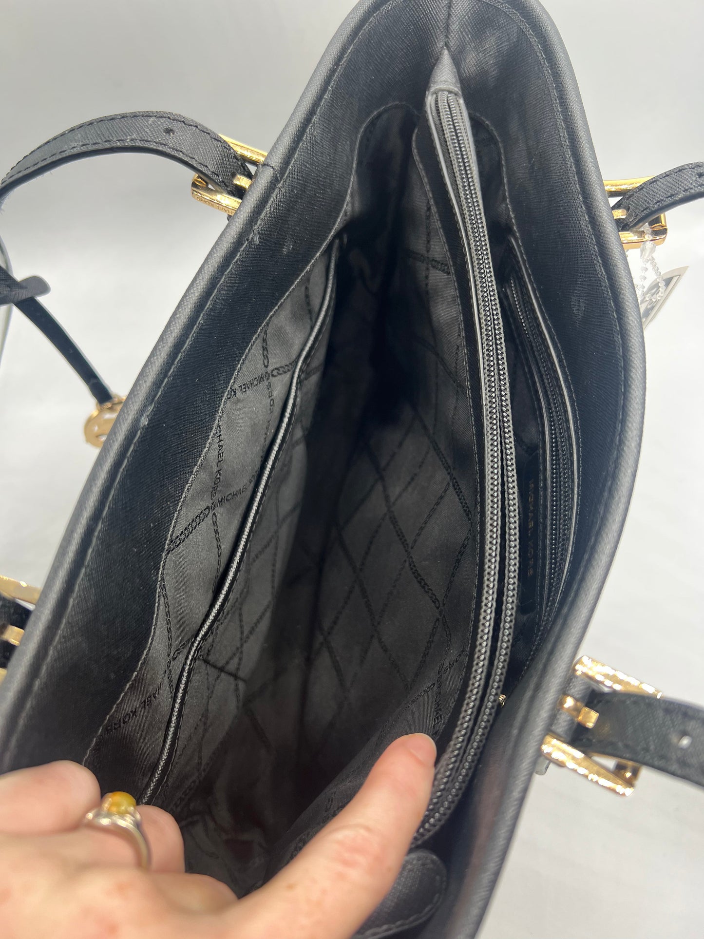 HANDBAG DESIGNER by MICHAEL KORS In BLACK, Size: MEDIUM