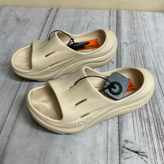 Shoes Flats By Hoka In Tan, Size:6