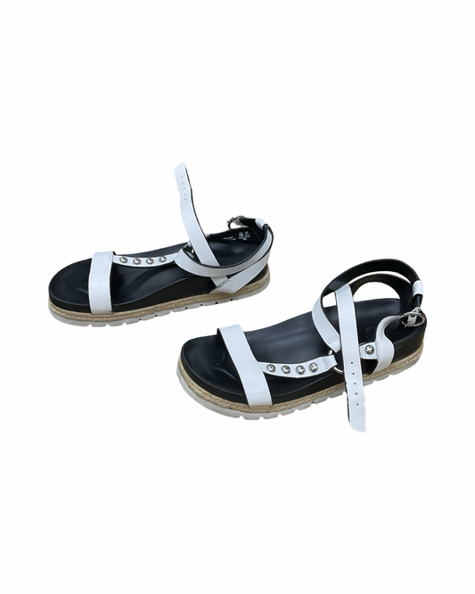 Sandals Flats By Bleecker & Bond In White, Size:7.5