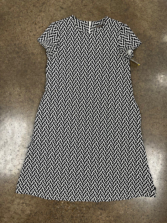 Dress Casual Short By J Mclaughlin In Black & White, Size:Xs