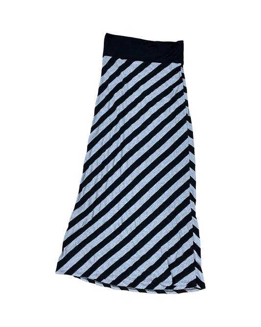 Skirt Maxi By Clothes Mentor In Black & Grey, Size:M