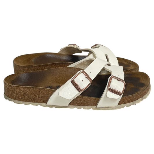 Sandals Flats By Birkenstock In White, Size:6