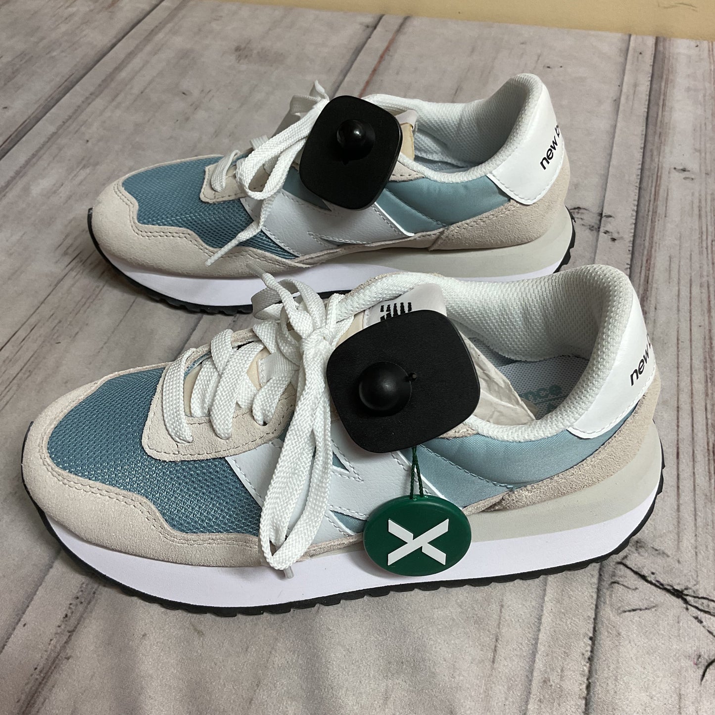 Shoes Athletic By New Balance In Blue & Cream, Size:6.5