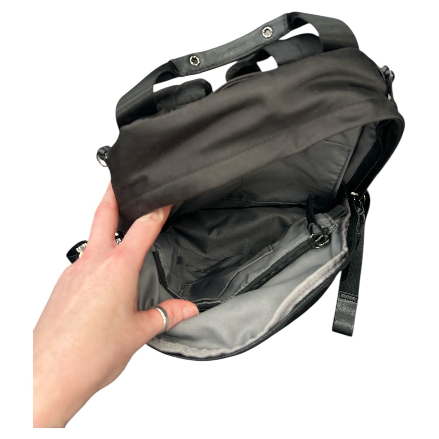 Backpack Designer By Tumi In Black, Size:Medium