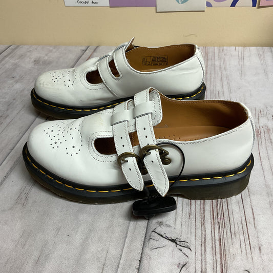 Shoes Flats By Dr Martens In White, Size:8