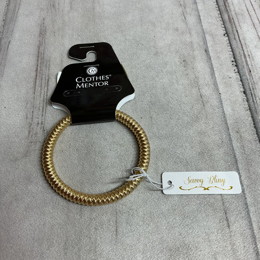 Bracelet Bangle By    Clothes Mentor In Gold