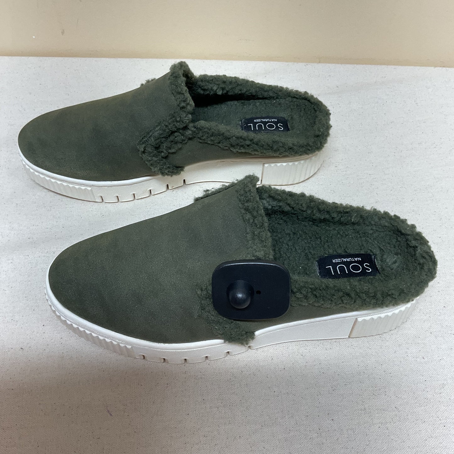 Shoes Flats By Naturalizer In Green, Size:8