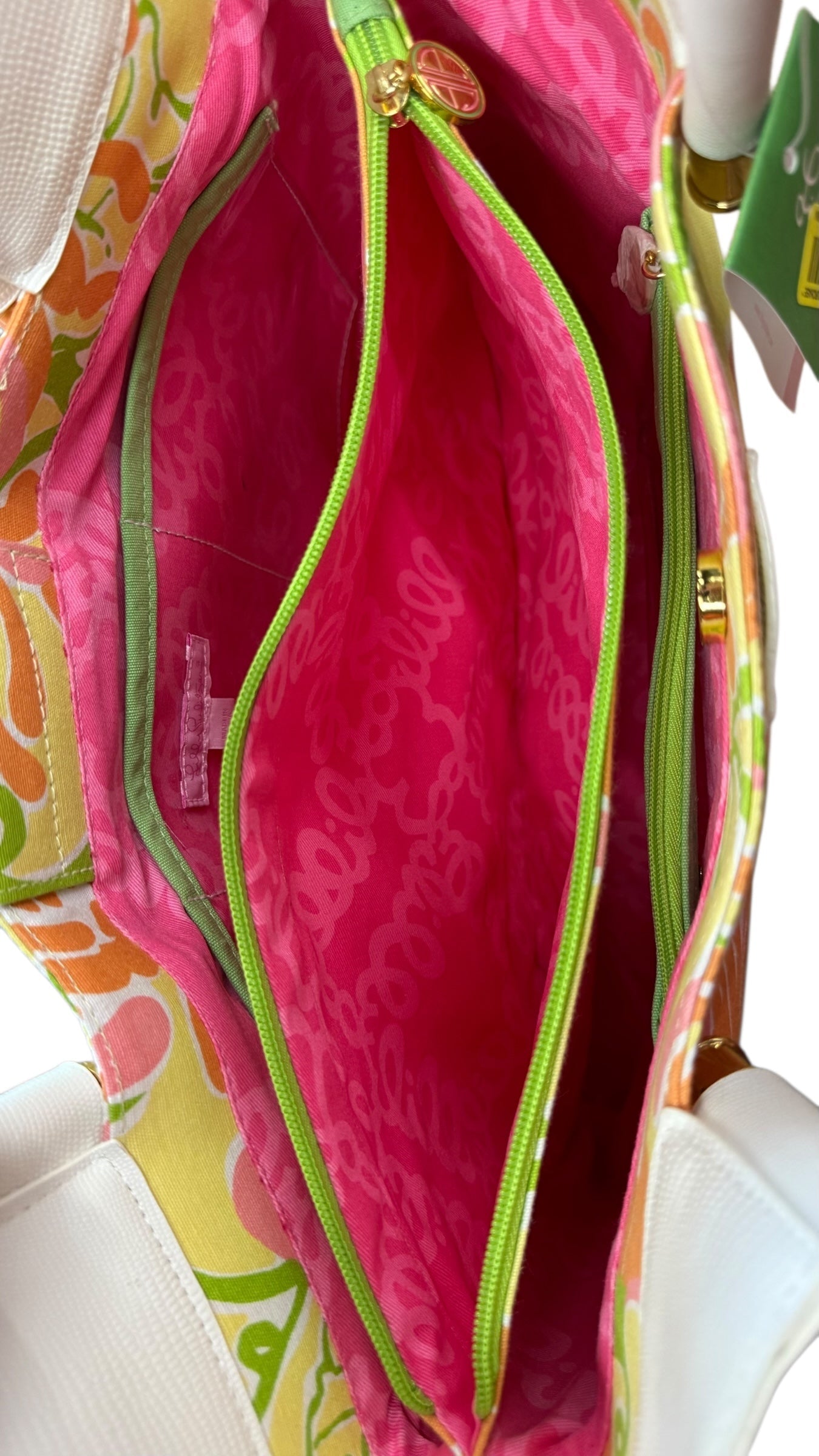 Handbag Designer By Lilly Pulitzer, Size: Medium
