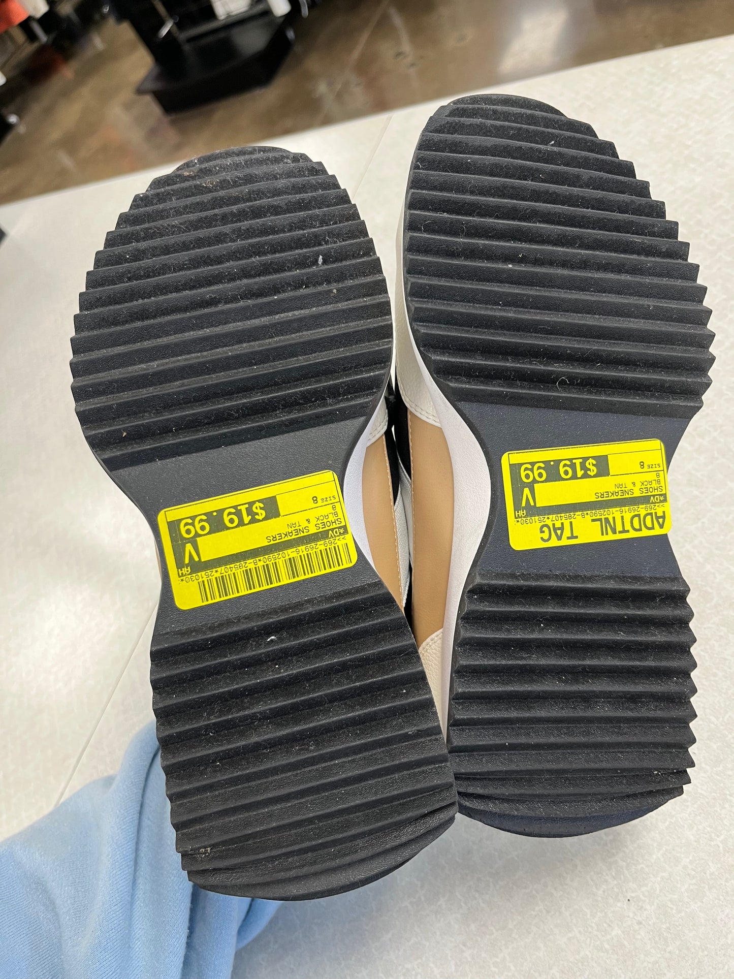 Shoes Sneakers By Dv In Black & Tan, Size:8