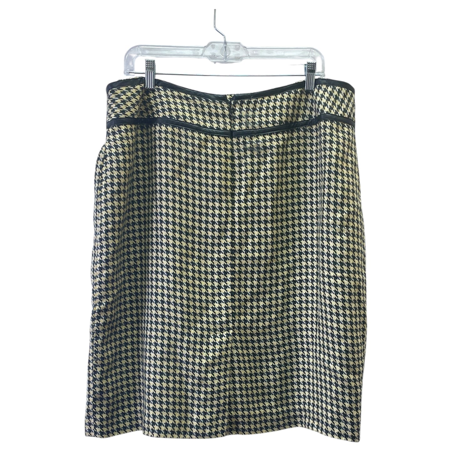 Skirt Suit 2Pc By METROSTYLE In Black & Yellow, Size:1X