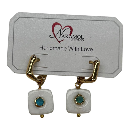 Earrings Dangle/Drop By Clothes Mentor In Gold & White