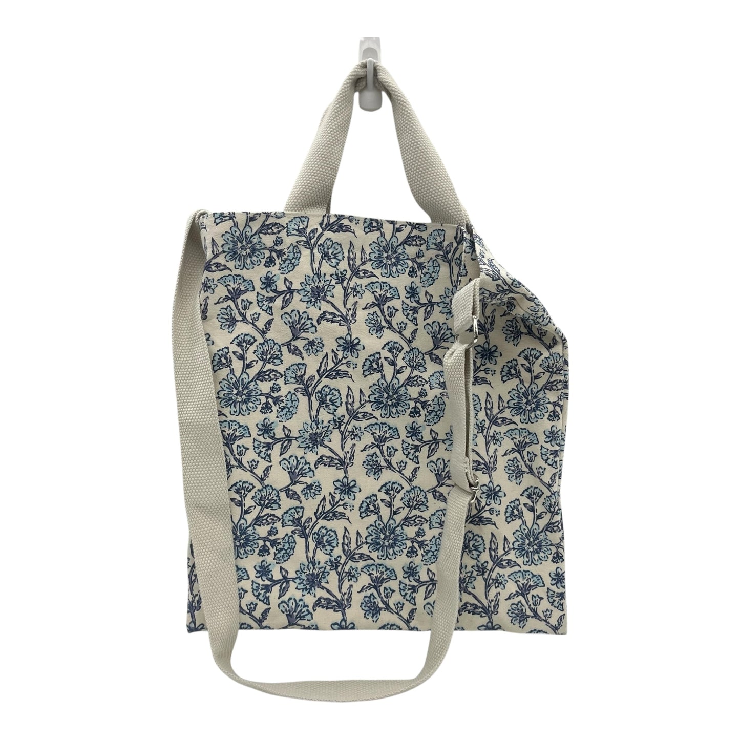 Tote By Clothes Mentor In Blue & Cream, Size:Small