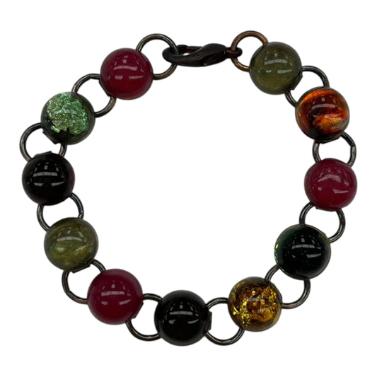 Bracelet Chain By Clothes Mentor In Green & Red