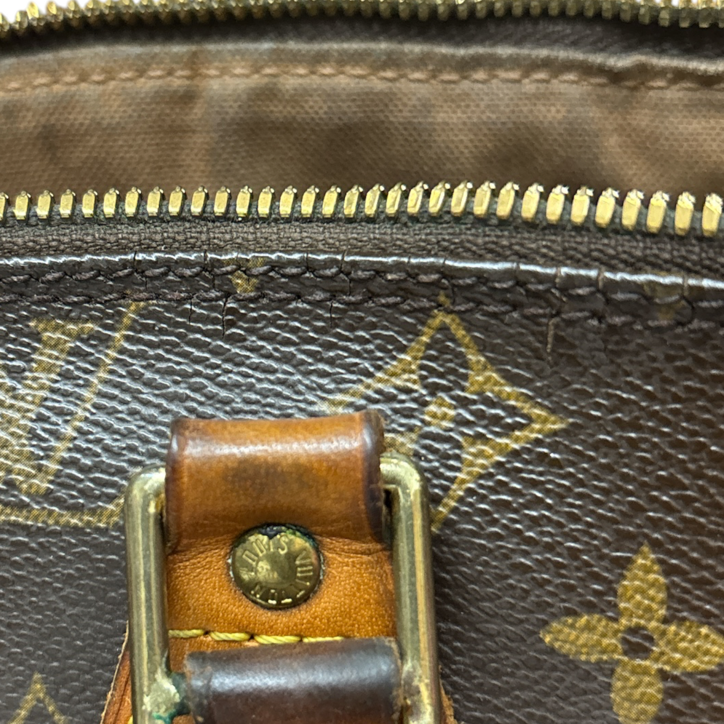 Handbag Luxury Designer By Louis Vuitton, Size: Medium