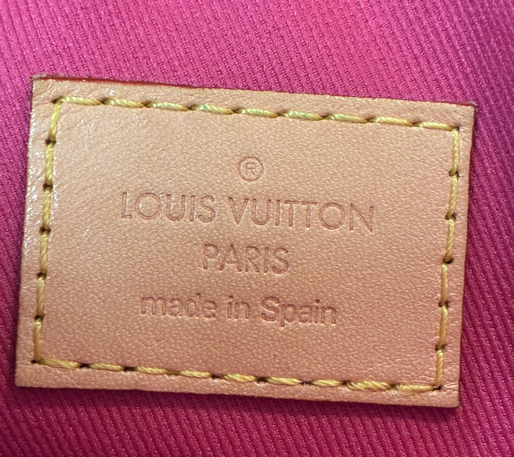 Crossbody Luxury Designer By Louis Vuitton, Size: Small