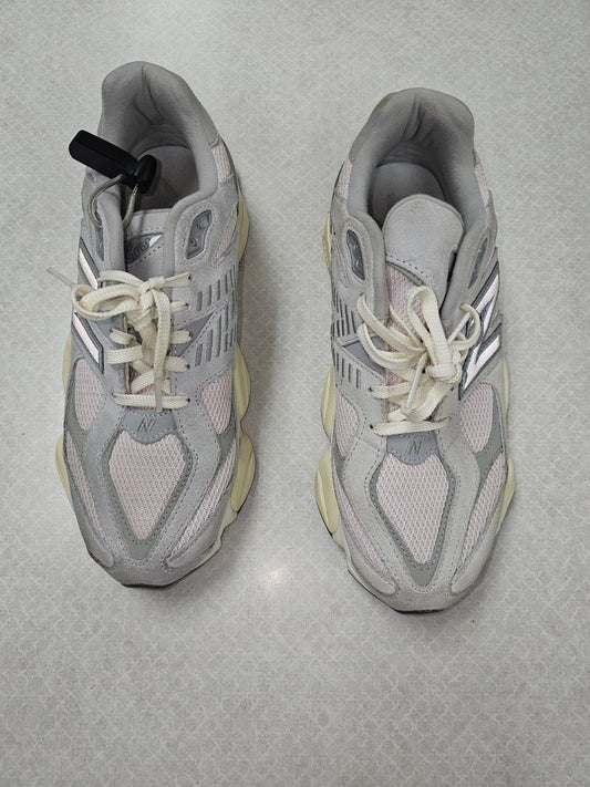 Shoes Athletic By New Balance In Grey & Pink, Size: 10.5