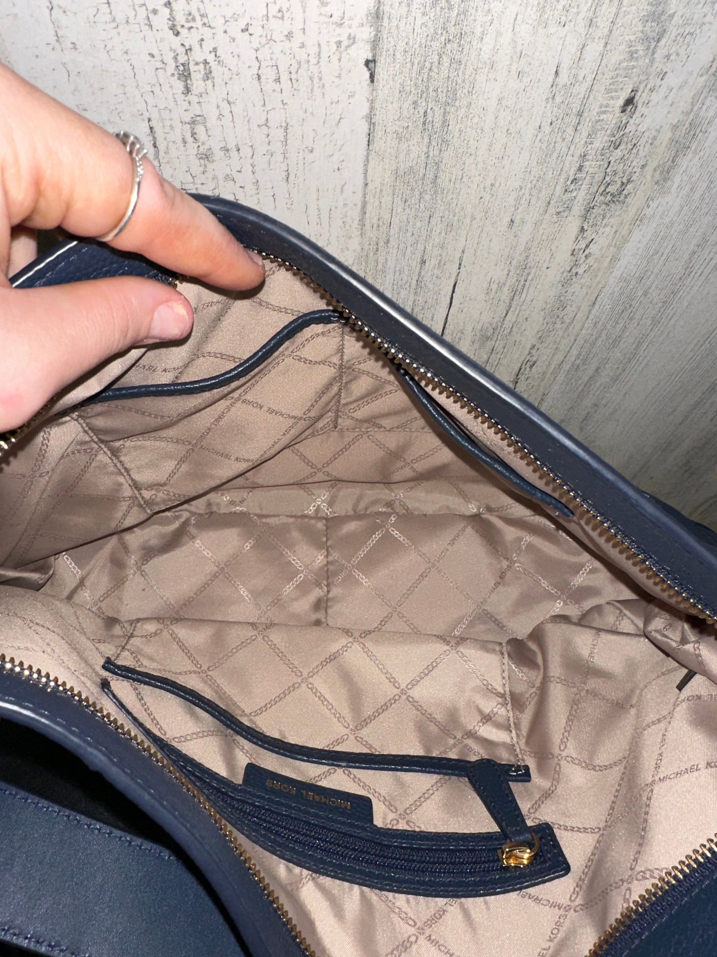 Handbag Designer By Michael Kors  Size: Medium