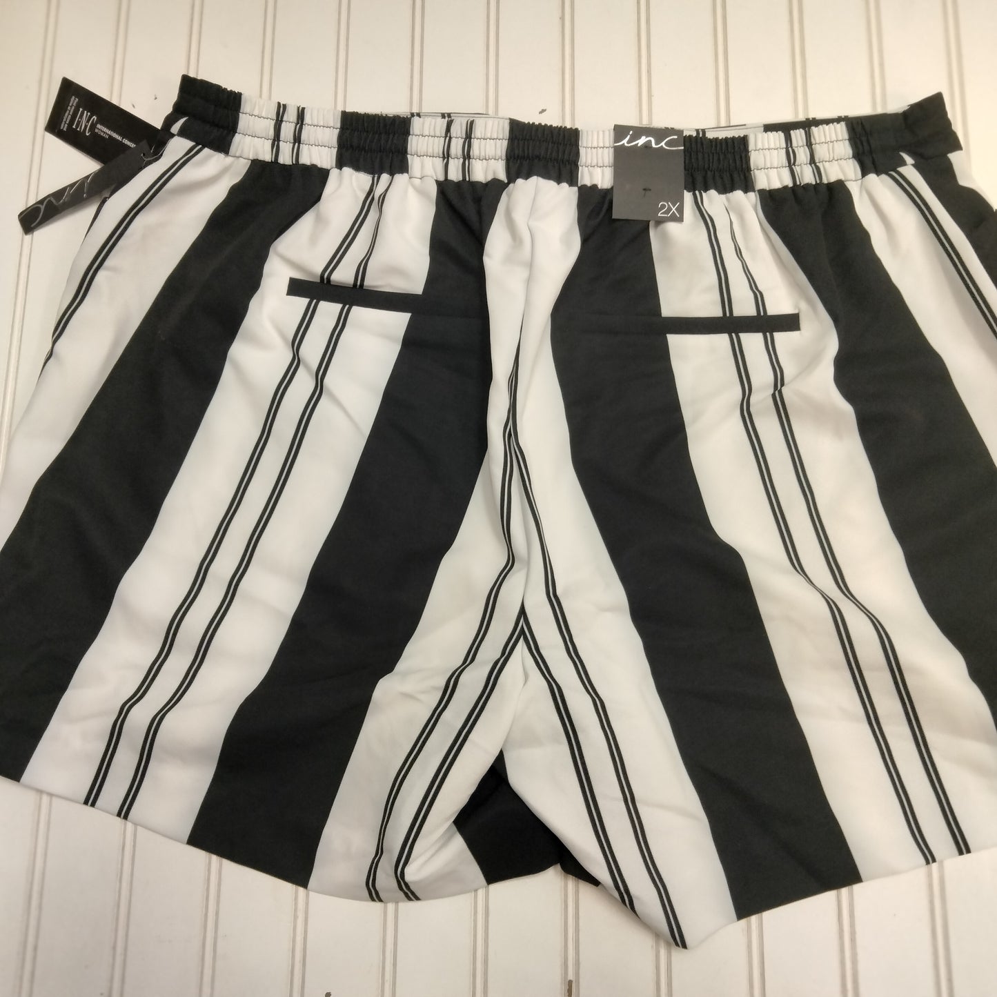 Shorts By Inc  Size: 2x