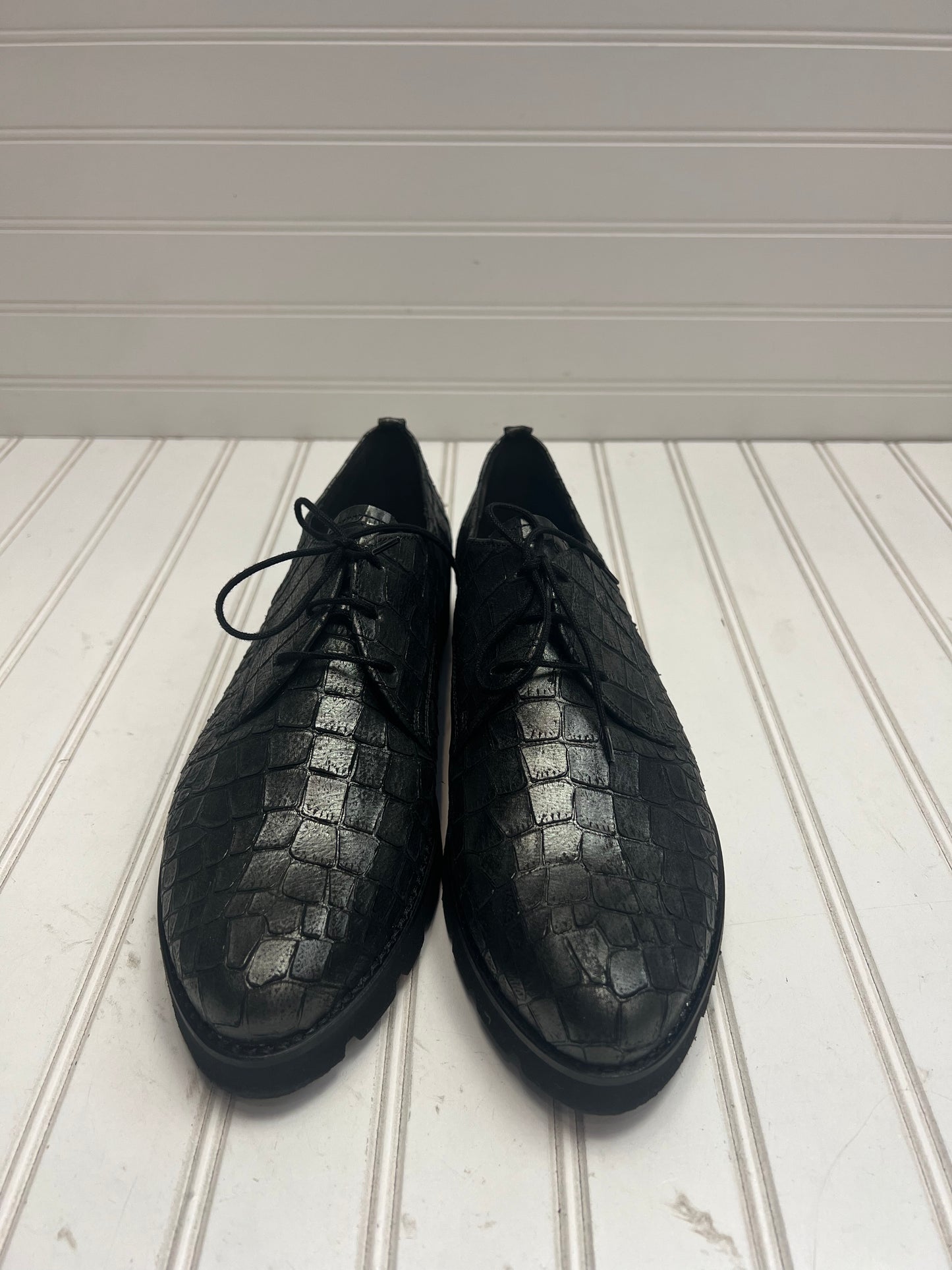 Shoes Heels Loafer Oxford By Cma  Size: 10